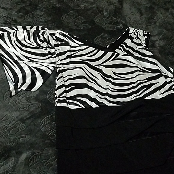 Dress - Picture 2 of 5